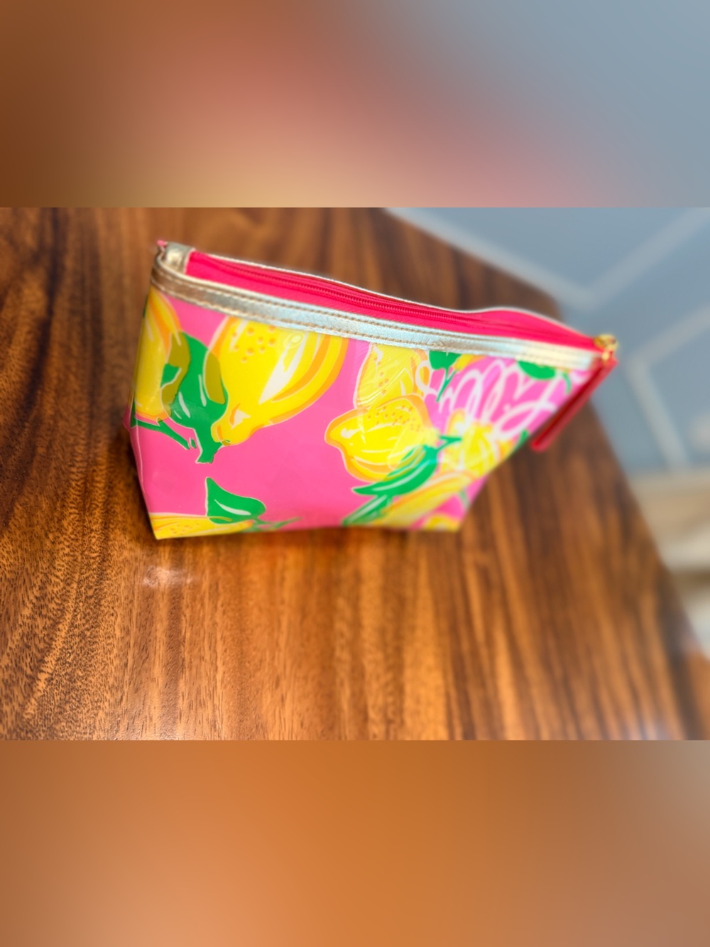 Lilly Pulitzer for Estée Lauder Lemon Cosmetic Makeup Bag - Picture 4 of 5